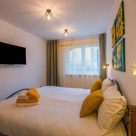 Kitty Sunflower Apartment Алба-Юлія Екстер'єр фото