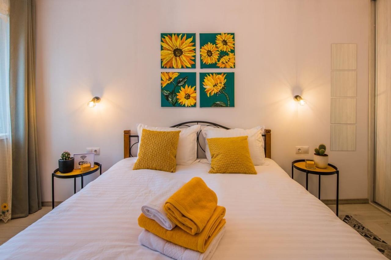 Kitty Sunflower Apartment Алба-Юлія Екстер'єр фото