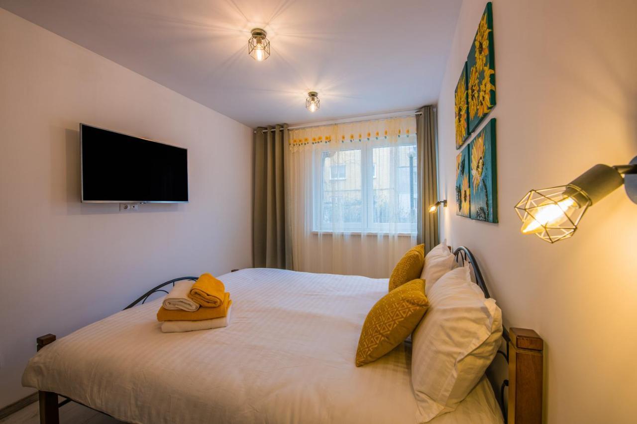 Kitty Sunflower Apartment Алба-Юлія Екстер'єр фото