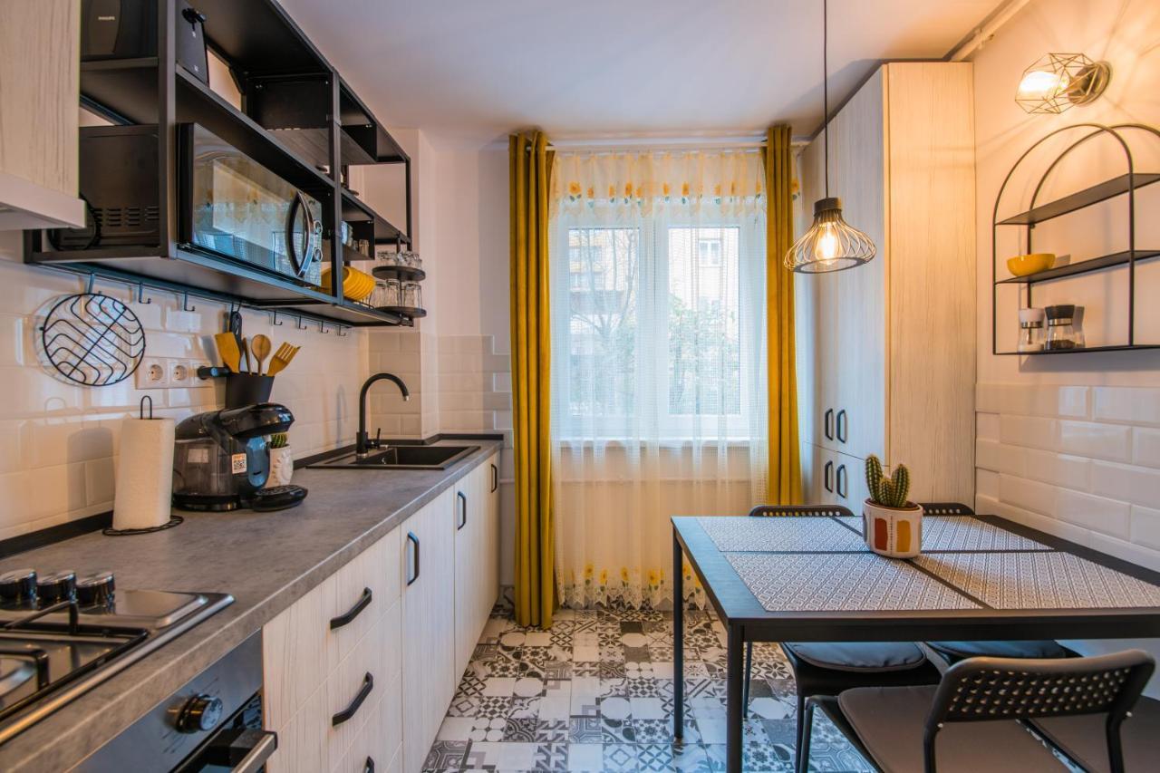 Kitty Sunflower Apartment Алба-Юлія Екстер'єр фото