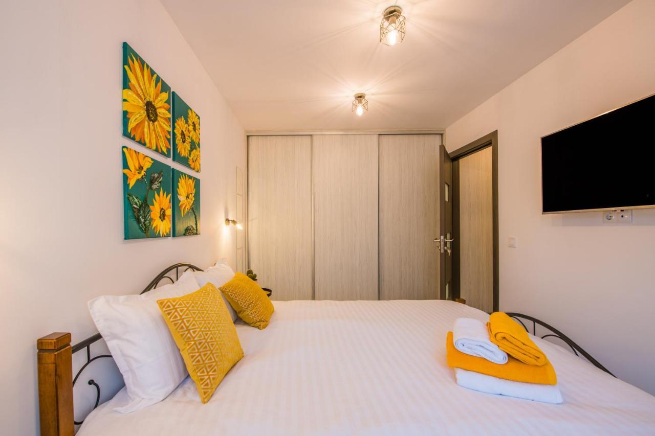 Kitty Sunflower Apartment Алба-Юлія Екстер'єр фото