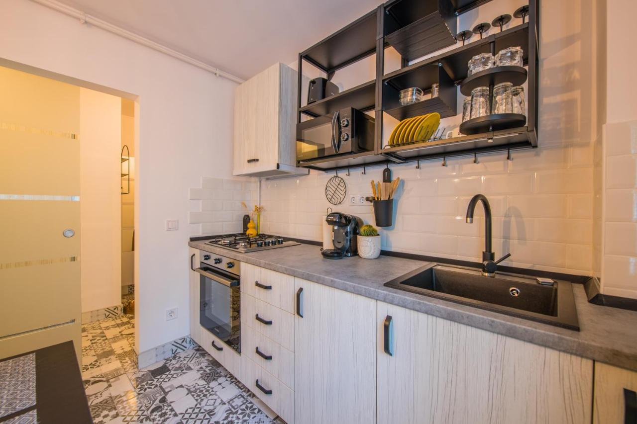 Kitty Sunflower Apartment Алба-Юлія Екстер'єр фото