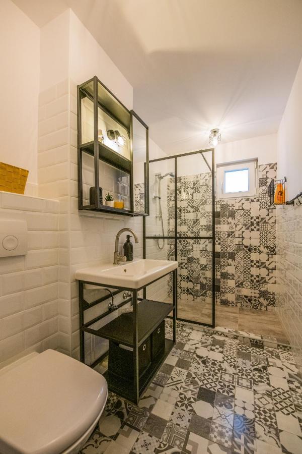 Kitty Sunflower Apartment Алба-Юлія Екстер'єр фото