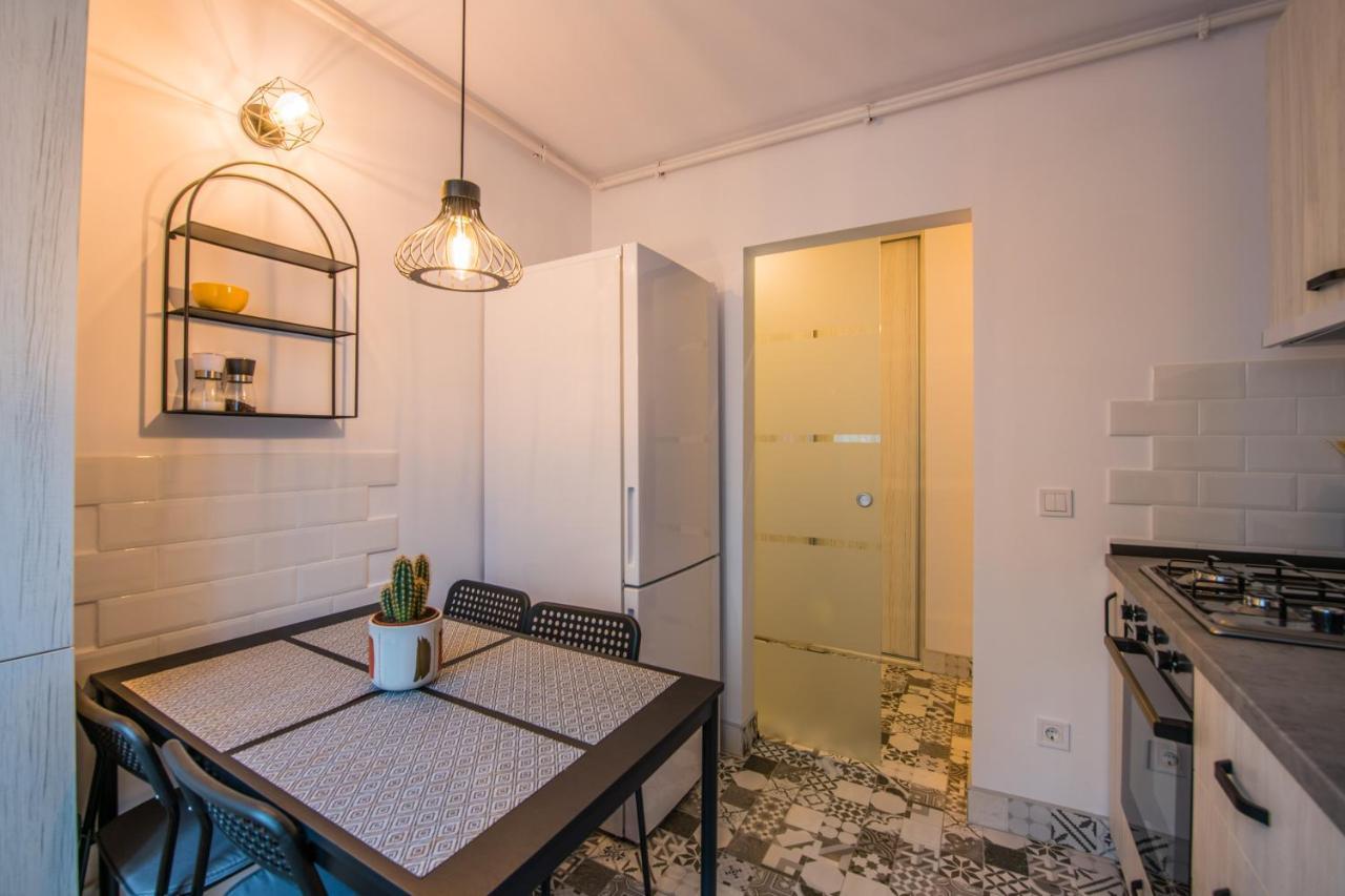 Kitty Sunflower Apartment Алба-Юлія Екстер'єр фото