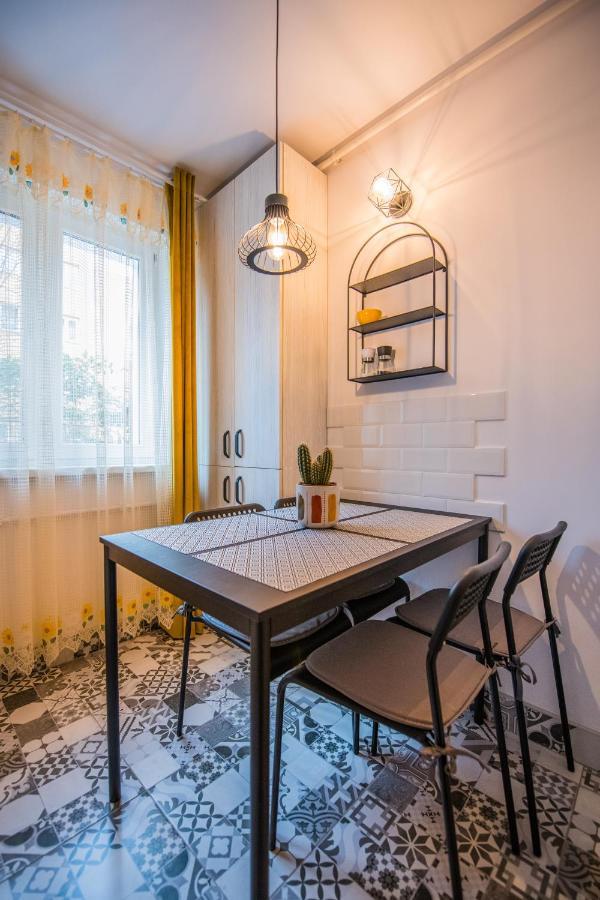 Kitty Sunflower Apartment Алба-Юлія Екстер'єр фото