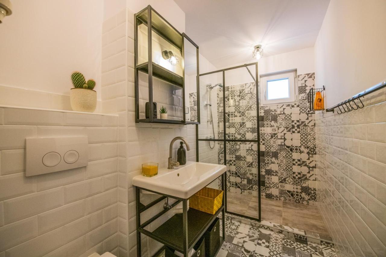 Kitty Sunflower Apartment Алба-Юлія Екстер'єр фото